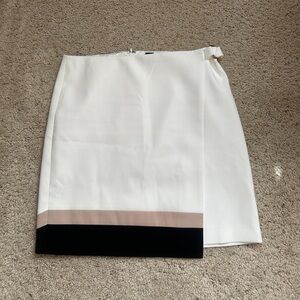 White House Black Market mini skirt size 8 (121)